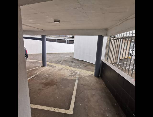 300M² RETAIL TO LET IN OVERPORT